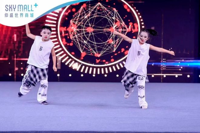 大赛暨“舞力全开”健身舞蹈赛圆满收官开元ky棋牌2025上海市健身排舞(图2)
